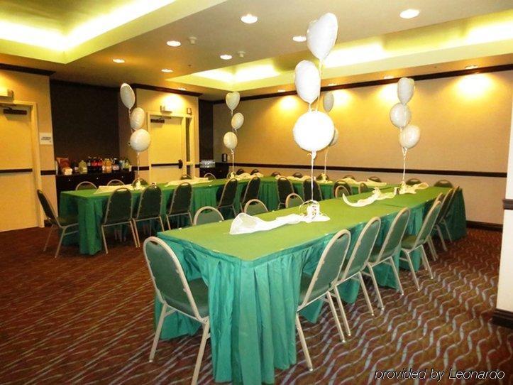 Hotel Express Tampa-brandon By Ihg 3*